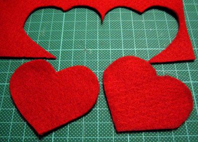 Сердце-брошка из войлока на День Святого Валентина своими руками
