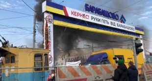 ВИДЕО: В Харькове на рынке Барабашово слышны стрельба и взрывы: торговцы протестуют против закрытия части рынка