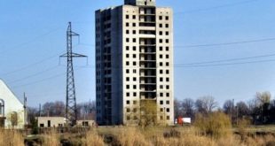Самоубийство: школьница разбилась, прыгнув с 14-ти этажки из-за неразделенной любви в Первомайске Николаевской области