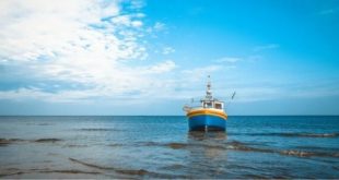 ЧП: Россия захватила украинское судно в Азовском море