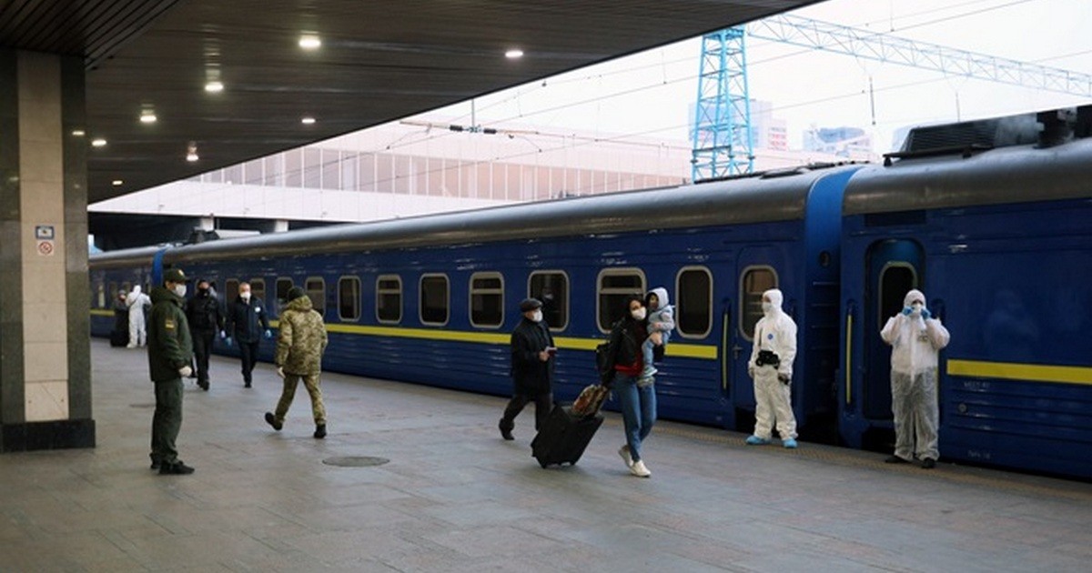Эвакуация продолжается: за украинцами в Россию из Киева отправляется спецпоезд