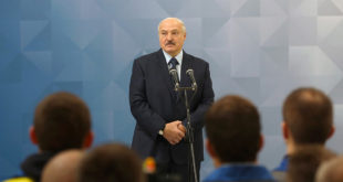 ВИДЕО: Лукашенко призвал задуматься о рукотворном происхождении коронавируса: "Я вам много интересного расскажу"