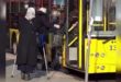 ВИДЕО: В Киеве пенсионера вынесли из троллейбуса - дедушка сопротивлялся и лупил по стеклам транспорта