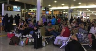 Тысячи украинских туристов не могут вылететь из Таиланда: планируют обратиться к Зеленскому с просьбой о помощи