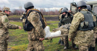 Ситуация на Донбассе 10 апреля : в результате обстрелов боевиками украинских позиций тяжело ранен военнослужащий ВСУ