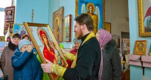 ВИДЕО: В тернопольском храме замироточила икона Божией Матери