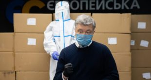 Фонд Петра Порошенко передал в больницы 20 тысяч защитных костюмов для медиков: еще 80 тысяч распределят до конца апреля
