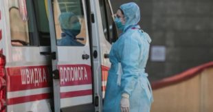 В роддоме Калуша вспышка коронавируса: заражены 14 медработников, учреждение экстренно закрыто на карантин