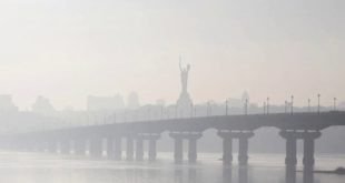 На Киевщине полыхает более 30 пожаров, столицу снова затянуло дымом: Кличко рассказал о загрязнении воздуха