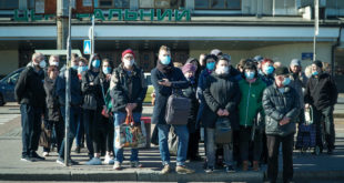 Где необходимо всегда носить маску: Минздрав объяснил, что такое общественные места и обнародовал их список