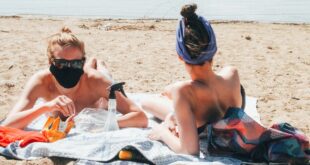 Пляжный сезон 2020 в Украине будет открыт, но отдыхать будем в масках и с ограничениями для групп риска: главный санитарный врач Виктор Ляшко