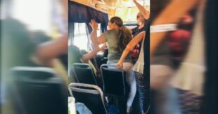 ВИДЕО +18: Девушка заплатила в маршрутке за 2 места для себя, но пассажиры ее жестоко избили и оскорбили