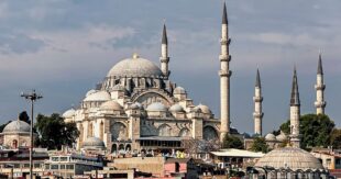 В центре Киева планируют построить мечеть для мусульман: посол Турции в Украине Ягмур Ахмет Гюльдере