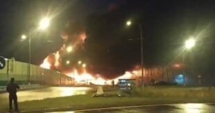 ВИДЕО: Пожар в Долгопрудном сейчас, 15 июля - Мощный пожар на складе Хлебниково охватил уже тысячи метров площадей