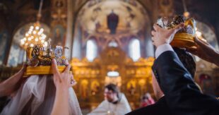 Свадьба и венчание по церковному календарю в 2021 году: самые благоприятные дни для брака, как выбрать день венчания