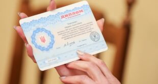 Умные не нужны: в Украине отменили "красные дипломы", теперь выпускникам ВУЗов нечем похвастаться