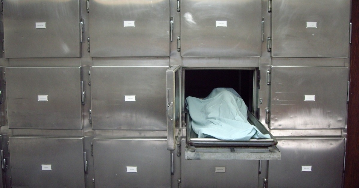 Напугал врачей как в анекдоте: умерший мужчина "воскрес" после трех суток нахождения в холодильнике морга
