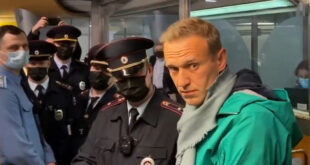 ВИДЕО: В России задержали Алексея Навального, лидера оппозиции, который вернулся после лечения от отравления из Германии