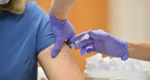 Последствия вакцинации: в Португалии медсестра умерла через два дня после прививки вакциной от коронавируса
