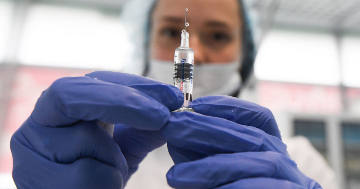 В Киеве началась подпольная вакцинация от коронавируса чиновников и бизнесменов. Цена - до 3000 евро
