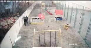 ВИДЕО: Бил головой о бетонный забор: в Днепре мужчина избил ребенка на детской площадке