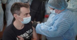 Главный санитарный врач Украины Виктор Ляшко заболел коронавирусом после прививки вакциной AstraZeneca