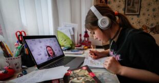 Нет интернета - под суд: в Украине осудили маму школьника, который пропускал уроки онлайн