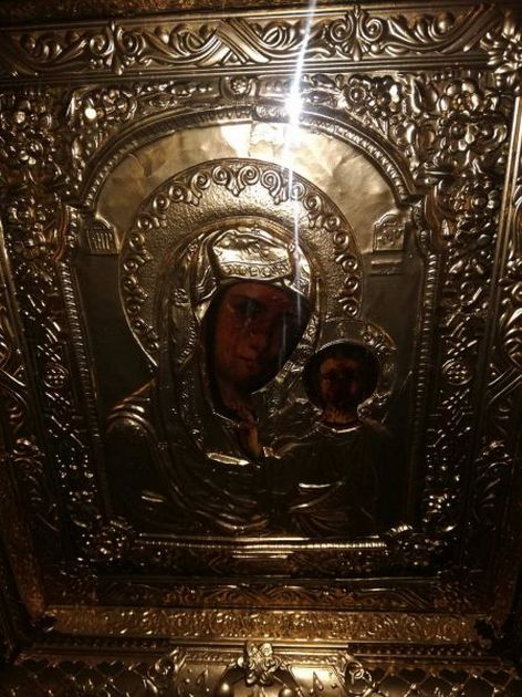 ФОТО: В храме под Мелитополем закровоточила икона: чудо случилось с образом Казанской Божией матери