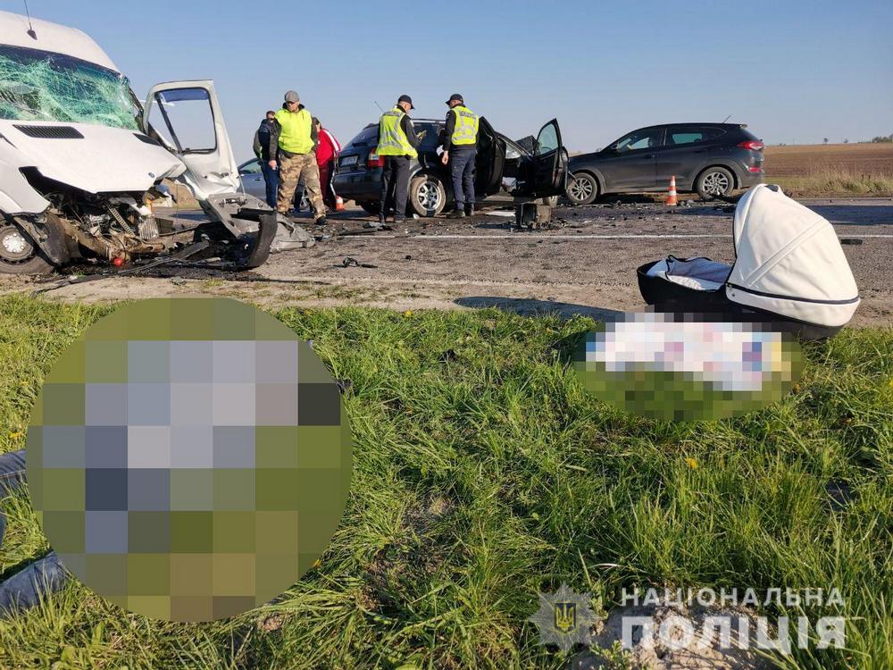 ФОТО, ВИДЕО: Жуткое ДТП под Ровно сегодня: в аварии погибла молодая семья с грудным младенцем