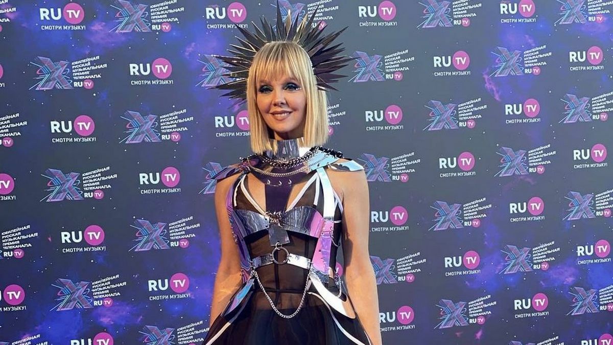 Певица Валерия и Иосиф Пригожин посетили 10-ю премию RU.TV, которая состоялась 22 мая в Москве. Пара пришла порознь, что вызвало разговоры среди прессы.