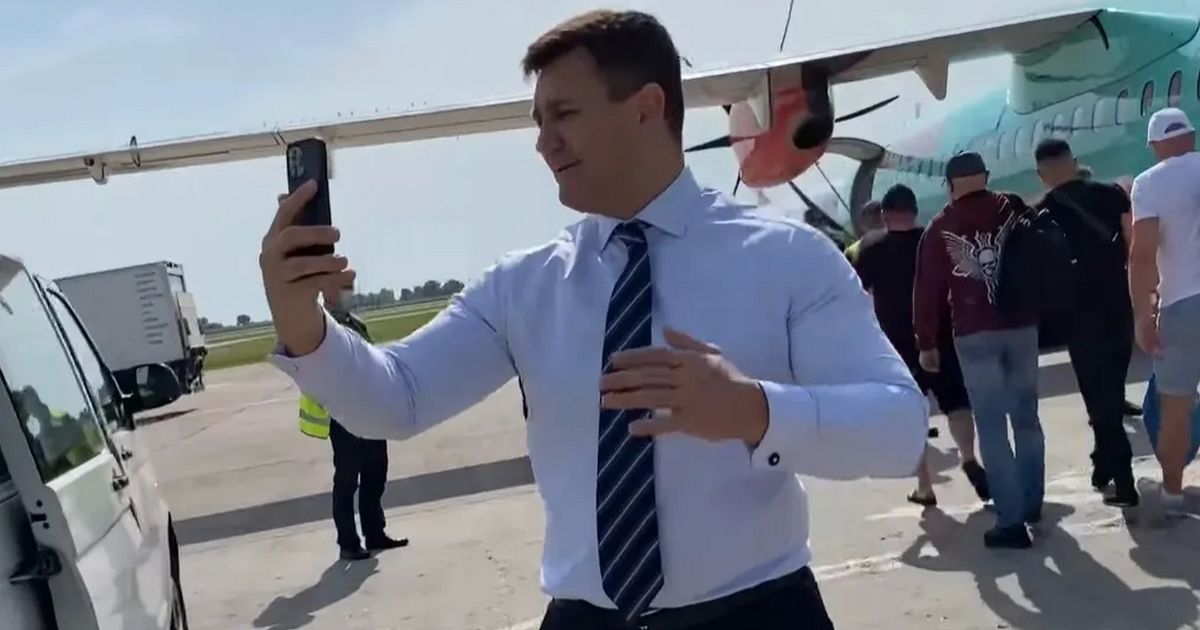 Нардеп Николай Тищенко сорвал вылет рейса самолета из Киева: снимал видео на взлетной полосе