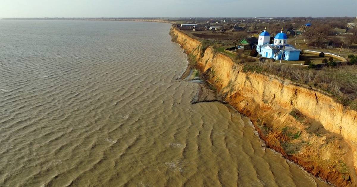 На пляж в Одесской области сошел оползень: под завалами могут быть люди, проходит операция по разбору завалов