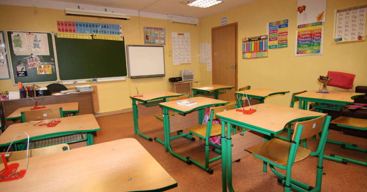 "Идите куда хотите", - в Украине школы отменяют 10-11 классы для учеников: что делать родителям?