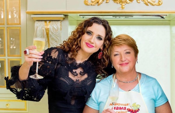 ФОТО: Как выглядят родители самой богатой ведущей Украины Оксаны Марченко?