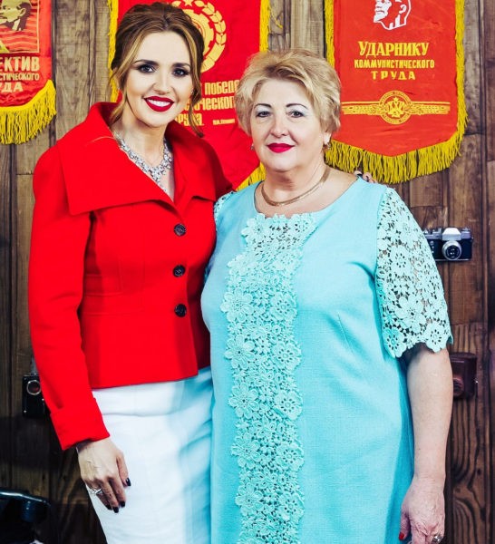 ФОТО: Как выглядят родители самой богатой ведущей Украины Оксаны Марченко?