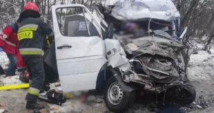 НОЧНАЯ ТРАГЕДИЯ: Не меньше десяти погибших - в Черниговской области авария, грузовик столкнулся с маршруткой