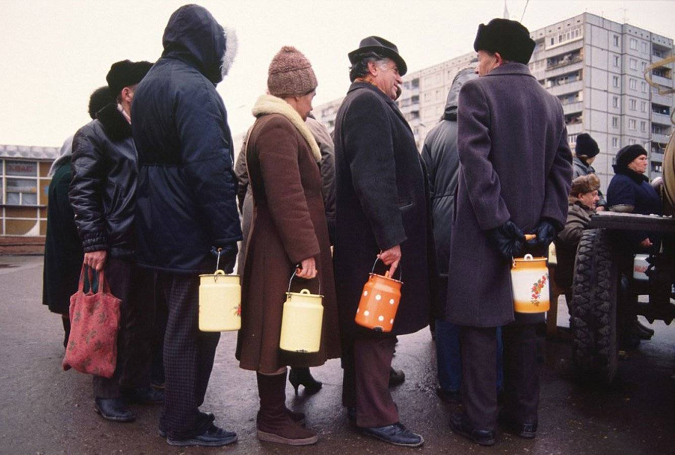 "Тотальный дефицит": всплыли запрещенные фото магазинов в СССР, на которых показана суровая правда жизни в Союзе