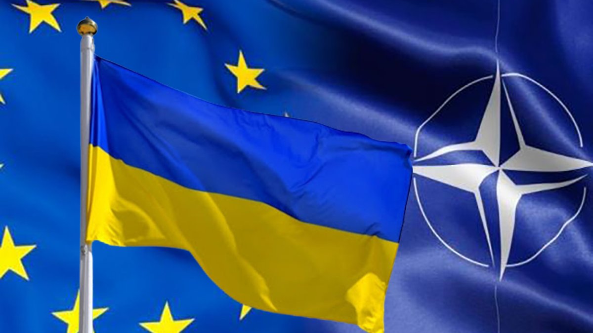 28 февраля 2022 года Украина подала заявку на вступление в Европейский Союз по спецпроцедуре. Ранее премьер министр Украины Денис Шмыгаль подчеркнул, что такой вариант предложил премьер Словакии Эдуард Гегер.