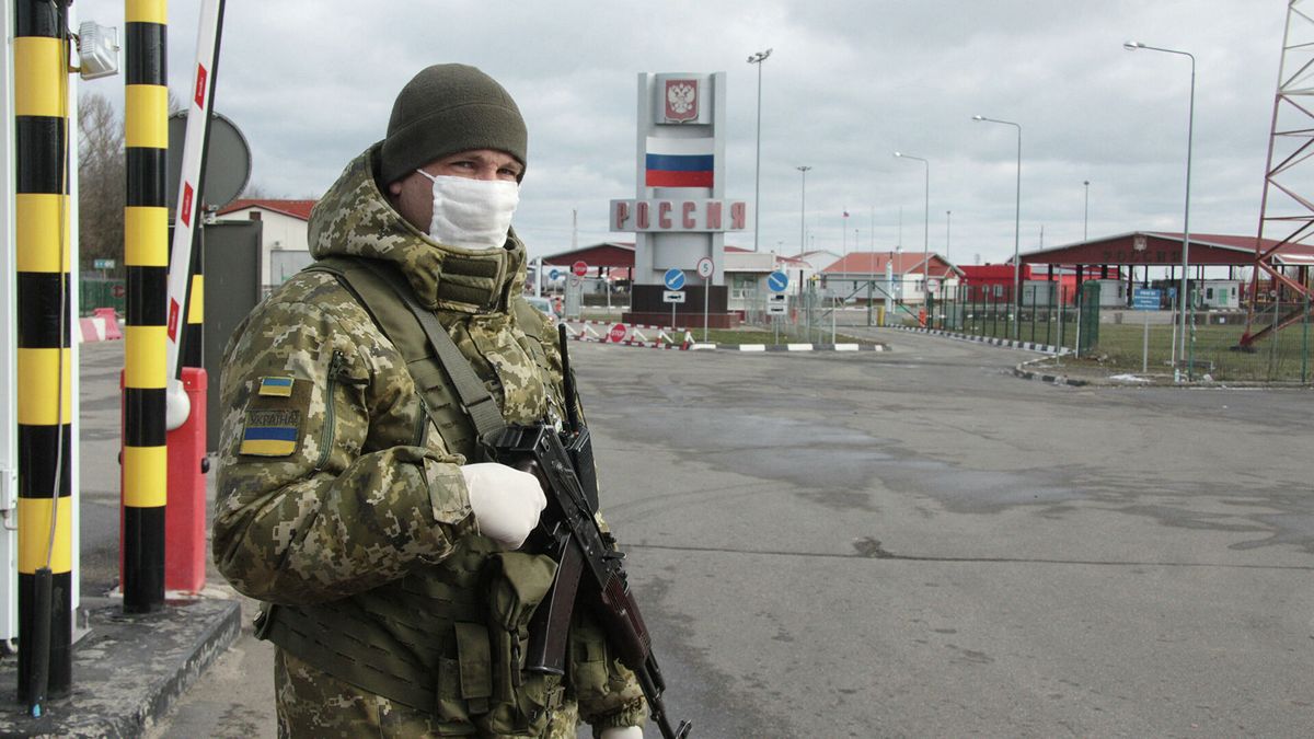 "Очень опасно оставаться...": МИД Украины рекомендовал своим гражданам немедленно покинуть Россию