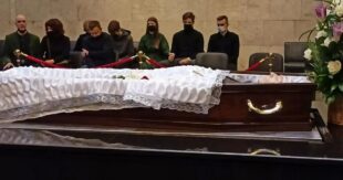 ФОТО: Совершенно неузнаваем на фотографиях: появились снимки Леонида Куравлева в гробу с похорон