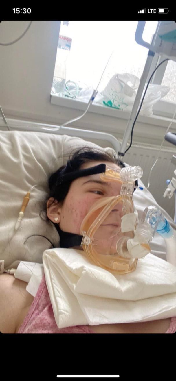 ФОТО: Мать на коленях умоляла спасти единственную дочь - на Закарпатье в больнице скончалась 23-летняя беременная
